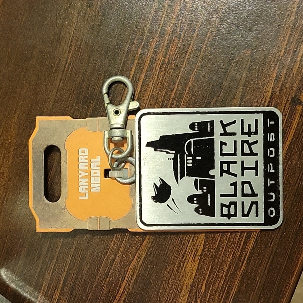 New Disney star wars pin trader lanyard black spire outpost - Picture 1 of 3